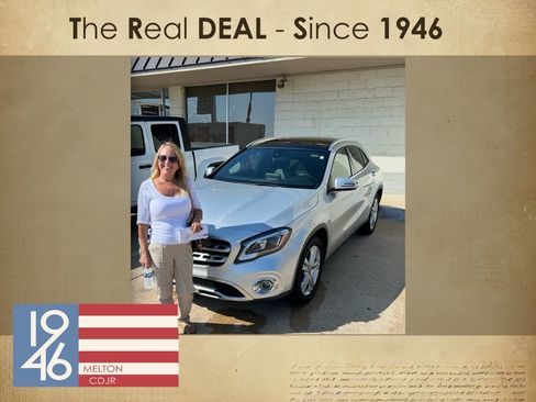 Used 2023 Chrysler Pacifica Touring-L image 7