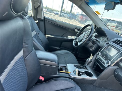 Used 2013 Toyota Camry SE FWD image 11