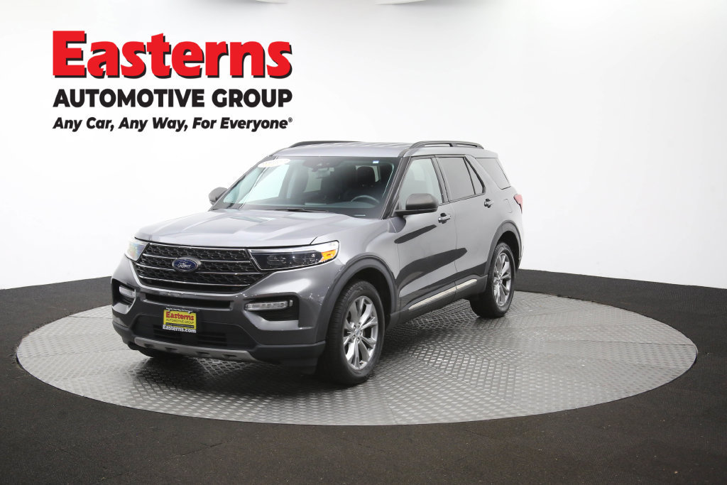 Used 2022 Ford Explorer XLT w/ Equipment Group 202A AWD/4WD image 59