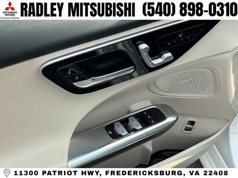 Used 2022 Mercedes-Benz C 300 4MATIC Sedan image 5