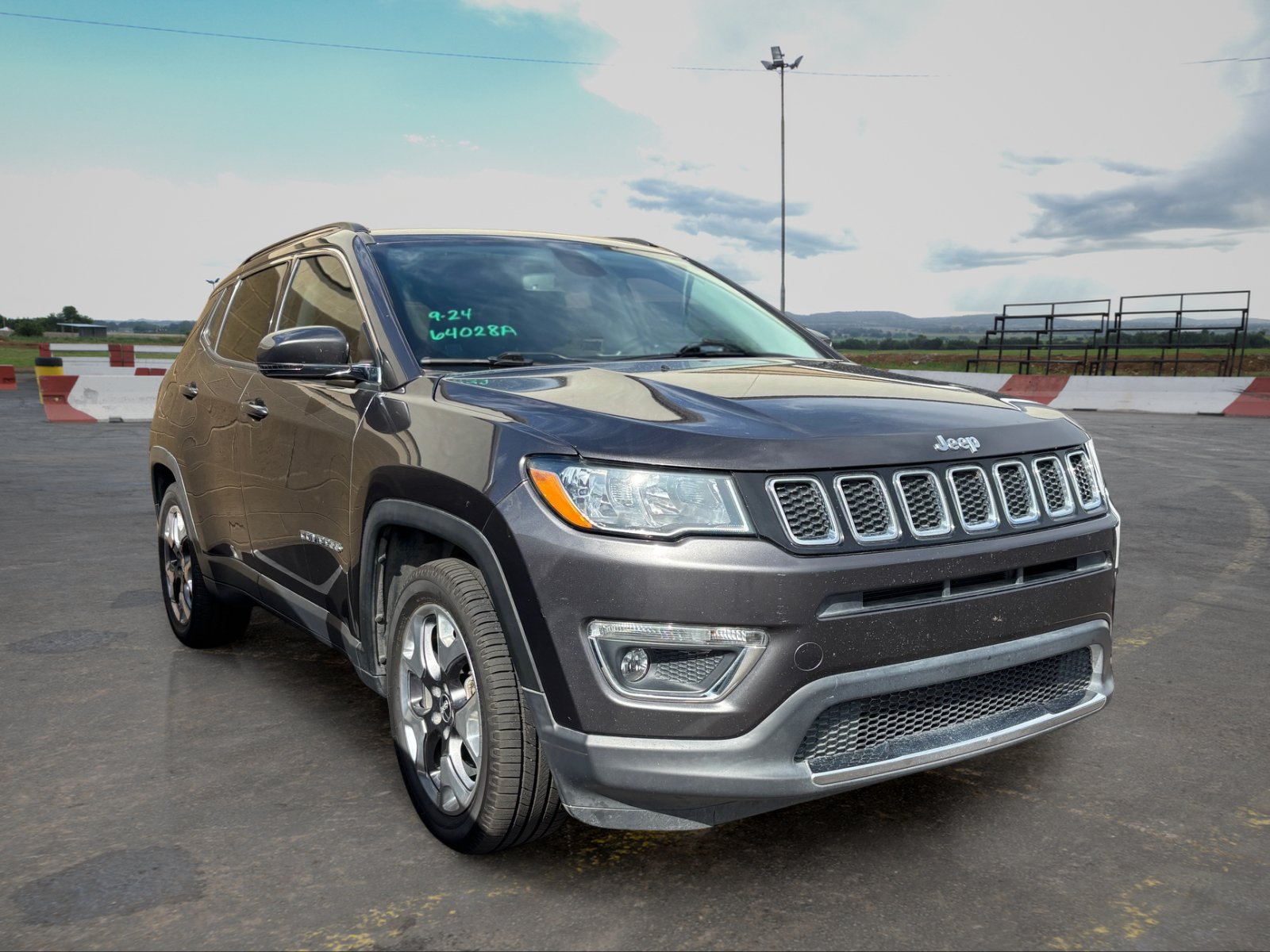 Used 2020 Jeep Compass Limited FWD image 2