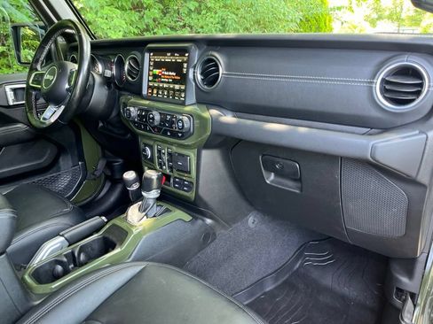 Used 2021 Jeep Gladiator Overland w/ Popular Equipment Package AWD/4WD image 75