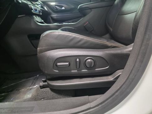 Certified 2020 GMC Terrain SLT FWD image 12