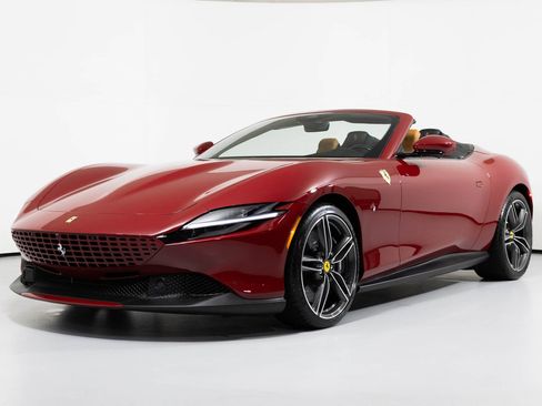 Used 2024 Ferrari Roma Spider image 25