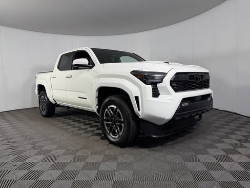 Used 2026 Toyota Tacoma TRD Sport AWD/4WD image 2