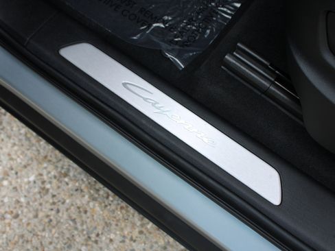 Certified 2025 Porsche Cayenne image 25