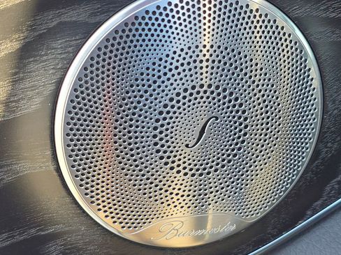 Certified 2018 Mercedes-Benz GLC 300 4MATIC image 8