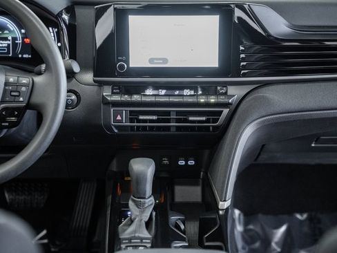 Used 2025 Toyota Camry LE image 19