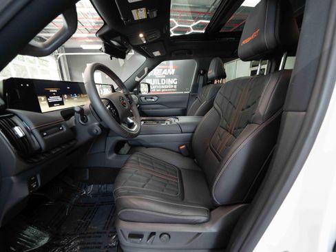 Used 2026 Nissan Armada PRO-4X AWD/4WD image 9