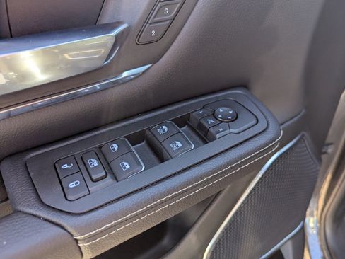 Used 2025 RAM 1500 Laramie w/ Sport Appearance Package image 12