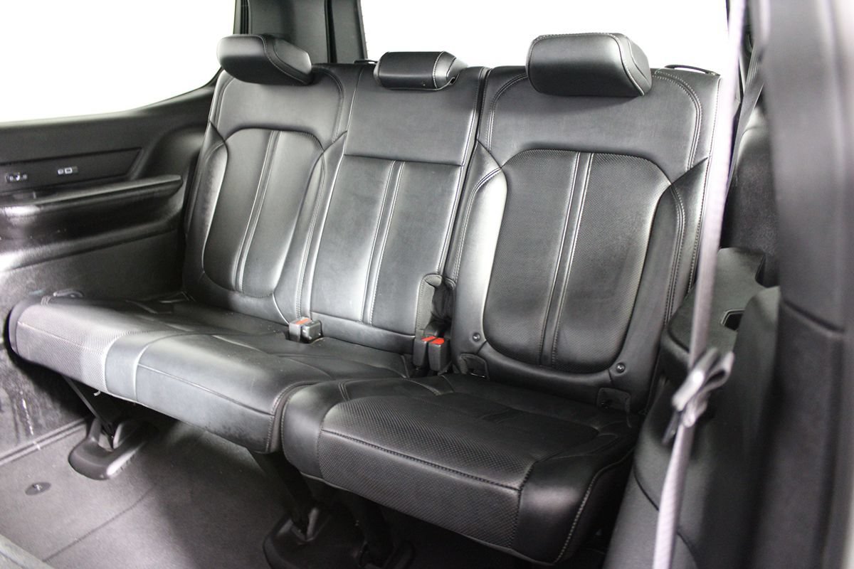 Used 2024 Jeep Wagoneer Series II w/ Flexible Seating Group RWD image 30