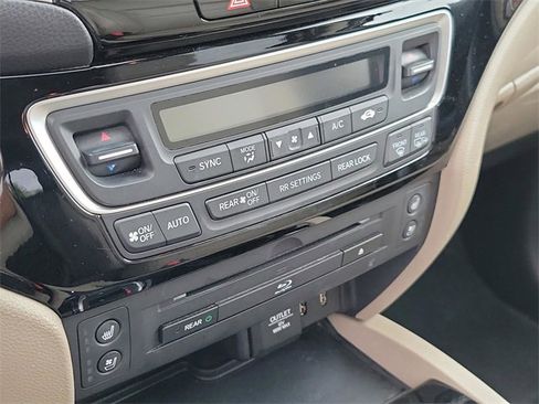 Used 2016 Honda Pilot Elite image 23