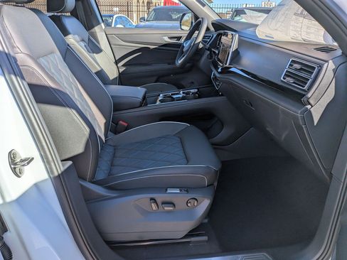 New 2026 Volkswagen Atlas Cross Sport SEL Premium R-Line image 40