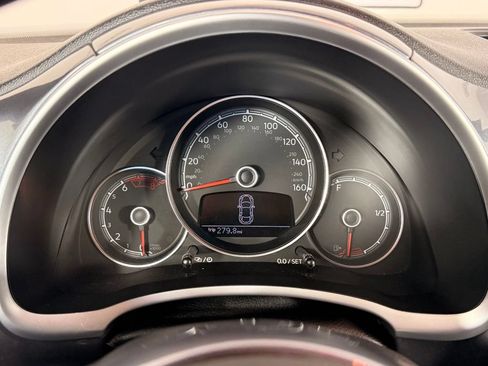 Used 2018 Volkswagen Beetle 2.0T S FWD image 32