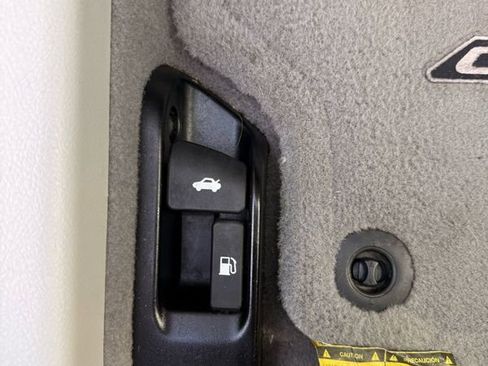 Used 2012 Toyota Camry XLE w/ Leather Pkg image 19