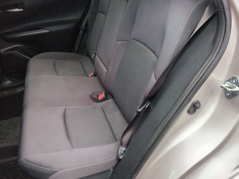 Used 2022 Toyota Venza LE image 20