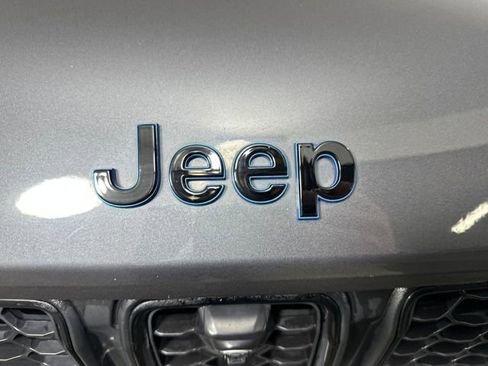 Used 2024 Jeep Grand Cherokee Limited 4xe image 9