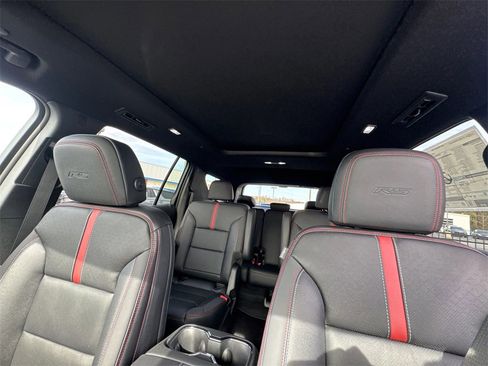 New 2026 Chevrolet Traverse RS w/ LPO, Floor Liner Package image 36