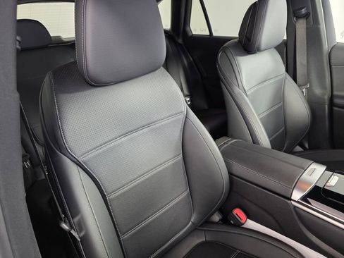 Certified 2025 Mercedes-Benz GLC 300 image 27