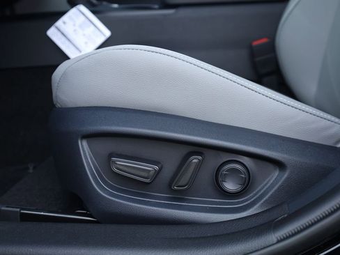 New 2026 Toyota Camry SE image 18