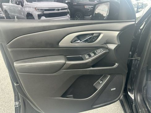 Used 2022 Chevrolet Traverse LT w/ LT Premium Package FWD image 20