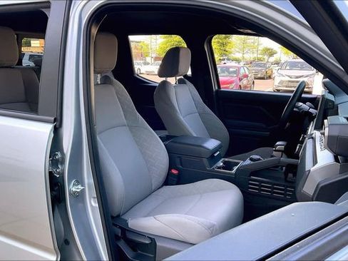 Used 2024 Toyota Tacoma SR5 AWD/4WD image 7