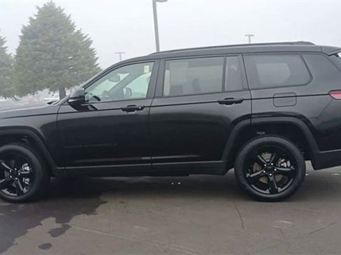Used 2024 Jeep Grand Cherokee L Limited w/ Black Appearance Package image 8