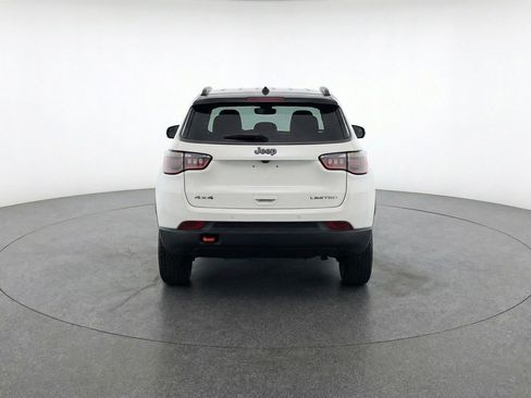 Used 2025 Jeep Compass Trailhawk image 7