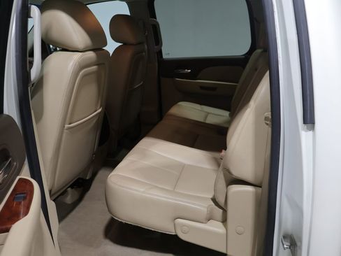 Used 2011 Chevrolet Silverado 1500 LTZ w/ LTZ White Diamond Edition AWD/4WD image 17