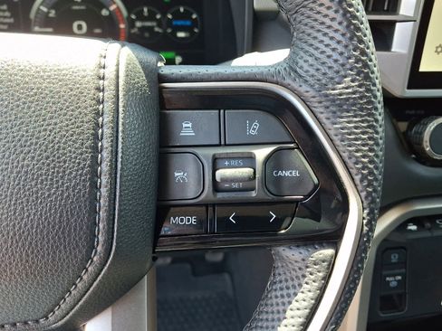 Used 2024 Toyota Tundra Limited AWD/4WD image 23