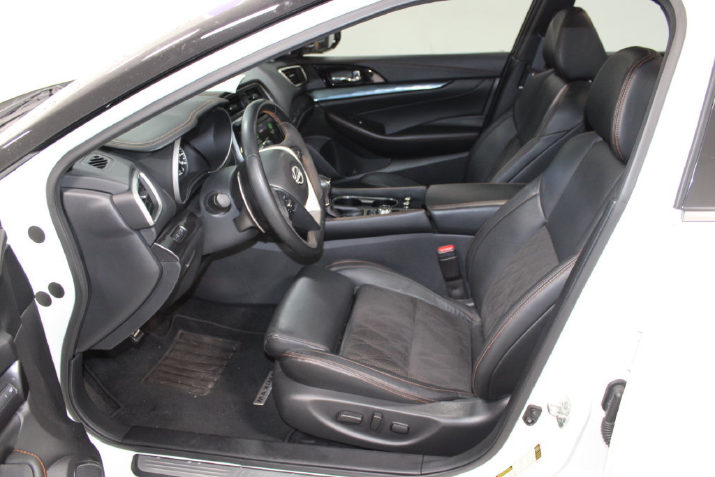Used 2023 Nissan Maxima SR w/ Sport Mat Group FWD image 18