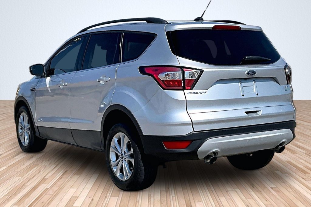Used 2018 Ford Escape SE FWD image 10