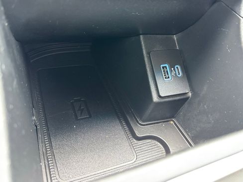 Used 2022 Ford Edge Titanium w/ Cargo Accessory Package AWD/4WD image 8