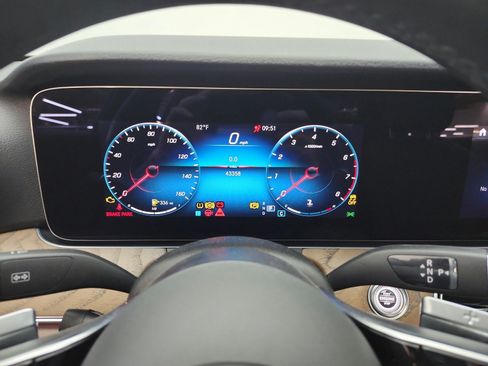 Used 2022 Mercedes-Benz E 350 Sedan image 9