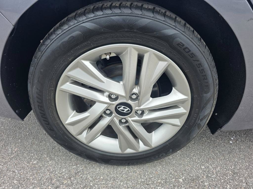 Used 2019 Hyundai Elantra SEL FWD image 19