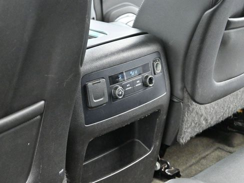 Used 2015 Chevrolet Suburban LT image 33