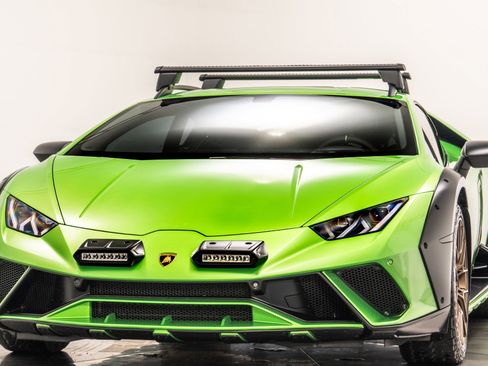 Used 2024 Lamborghini Huracan Sterrato image 5