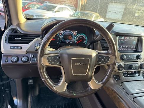 Used 2018 GMC Yukon Denali w/ Denali Ultimate Package AWD/4WD image 19