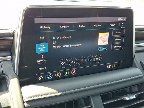Used 2021 Chevrolet Suburban Z71 w/ Rear Media and Nav Package AWD/4WD image 14