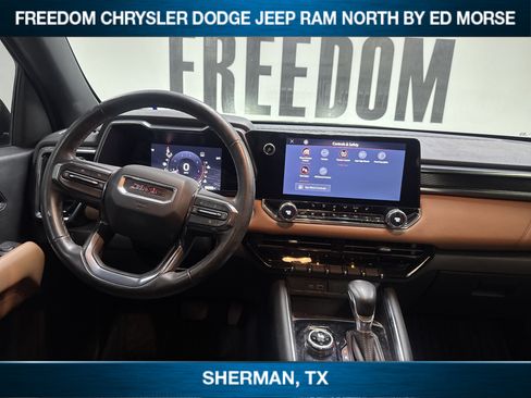 Used 2023 GMC Canyon AT4 w/ Technology Package AWD/4WD image 11