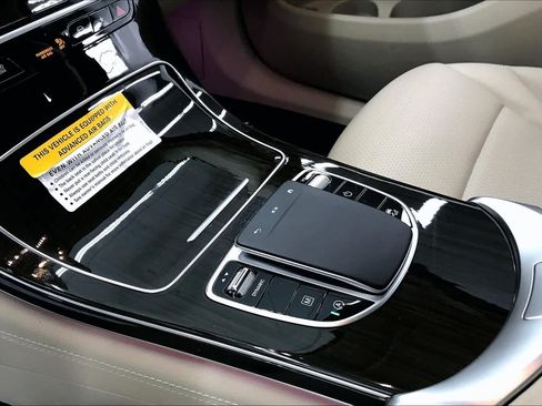 Certified 2020 Mercedes-Benz GLC 300 image 22