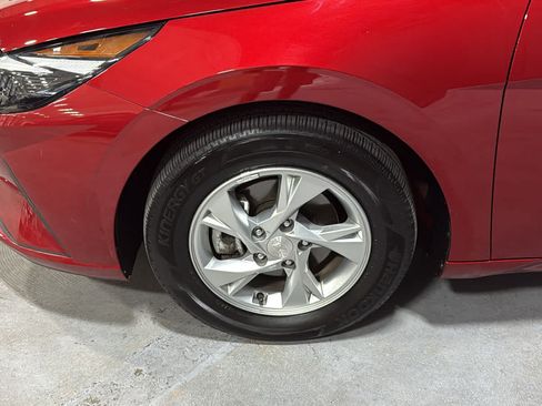 Used 2023 Hyundai Elantra SE FWD image 8