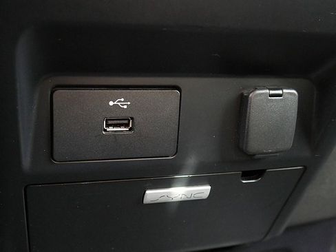 Used 2017 Ford F550 4x4 Crew Cab Super Duty image 38