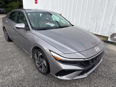Used 2025 Hyundai Elantra Limited