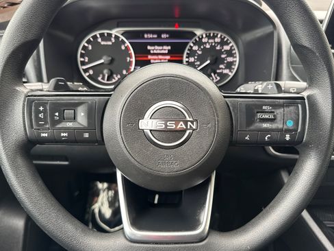 Used 2023 Nissan Rogue SV FWD image 16