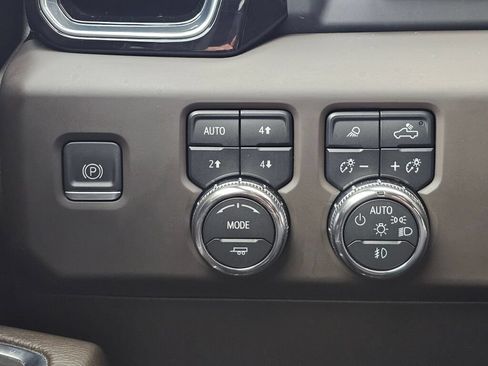 Used 2023 GMC Sierra 1500 Denali w/ Technology Package AWD/4WD image 21