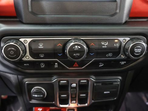 Used 2020 Jeep Wrangler Unlimited Rubicon AWD/4WD image 40