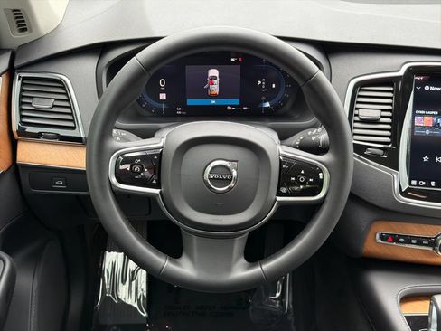 Used 2023 Volvo XC90 B6 Plus AWD/4WD image 24