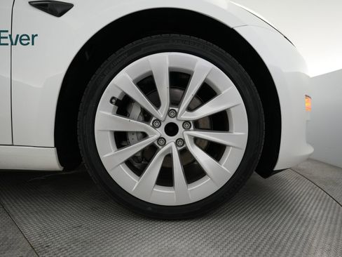 Used 2023 Tesla Model 3 Standard Range image 19