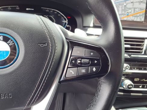 Used 2023 BMW 530e w/ Convenience Package RWD image 15
